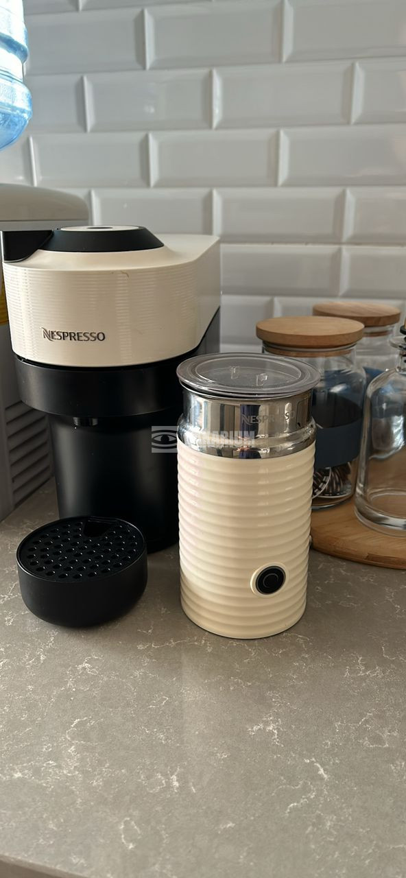 vente-machine-a-cafe-vertuo-pop-nespresso-un-aeroccino-110-capsules-un-kit-detartrage