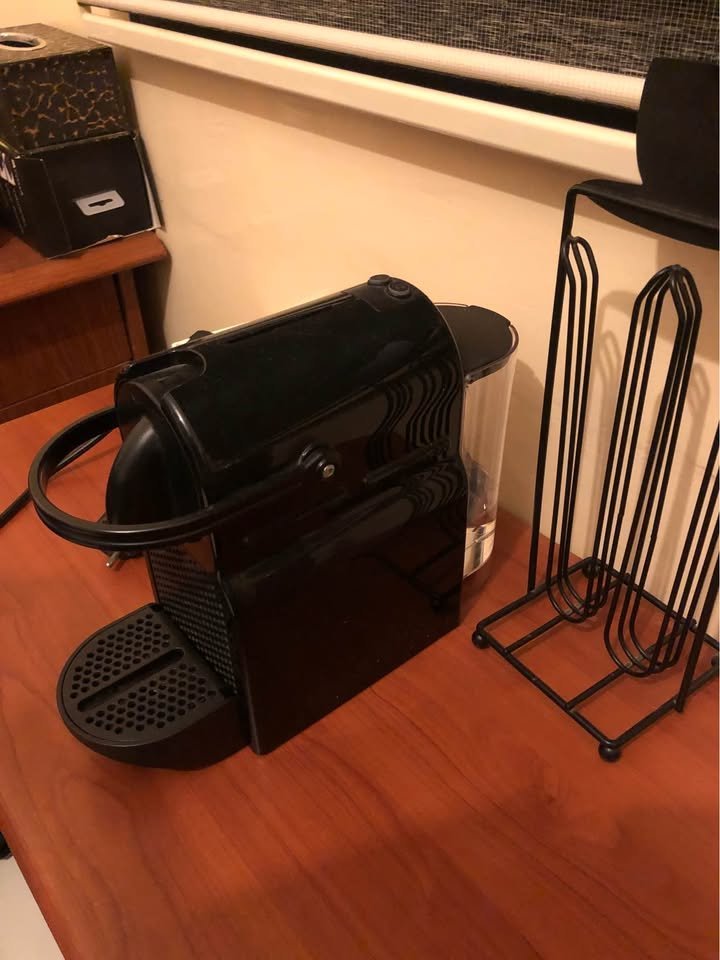 machine-a-cafe-nespresso-inissia-noire-big-1