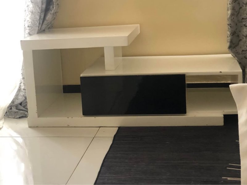 table-basse-a-vider-laque-en-blanc