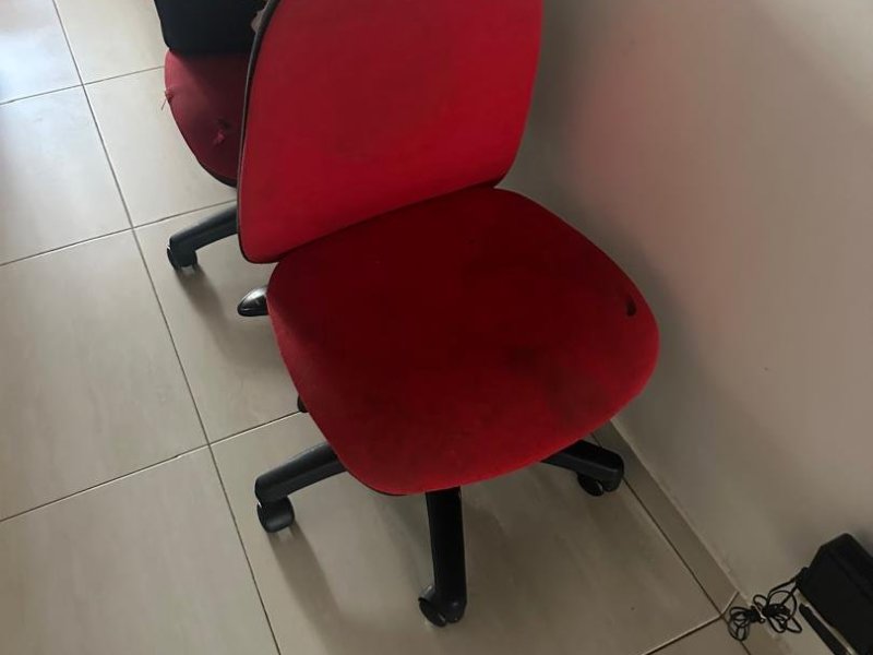 deux-bureau-avec-2-chaises-anciens-a-vendre