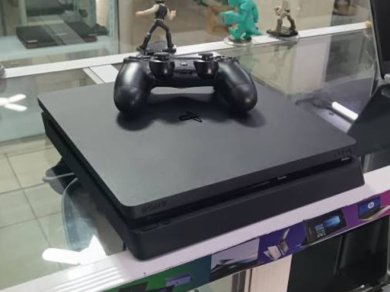 ps4-4-slim-a-vendre