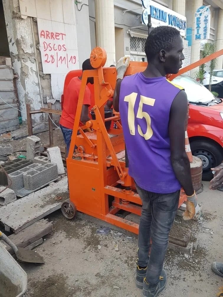 machine-a-parpaing-manuelle-big-1