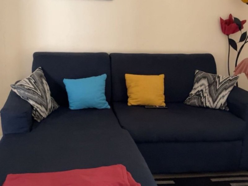 canape-a-angles-4-places-bleu-avec-coussins-small-1